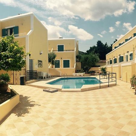 Esperides Maisonettes Agia Marina  Dış mekan fotoğraf