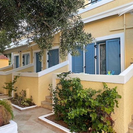 Esperides Maisonettes Agia Marina  Dış mekan fotoğraf