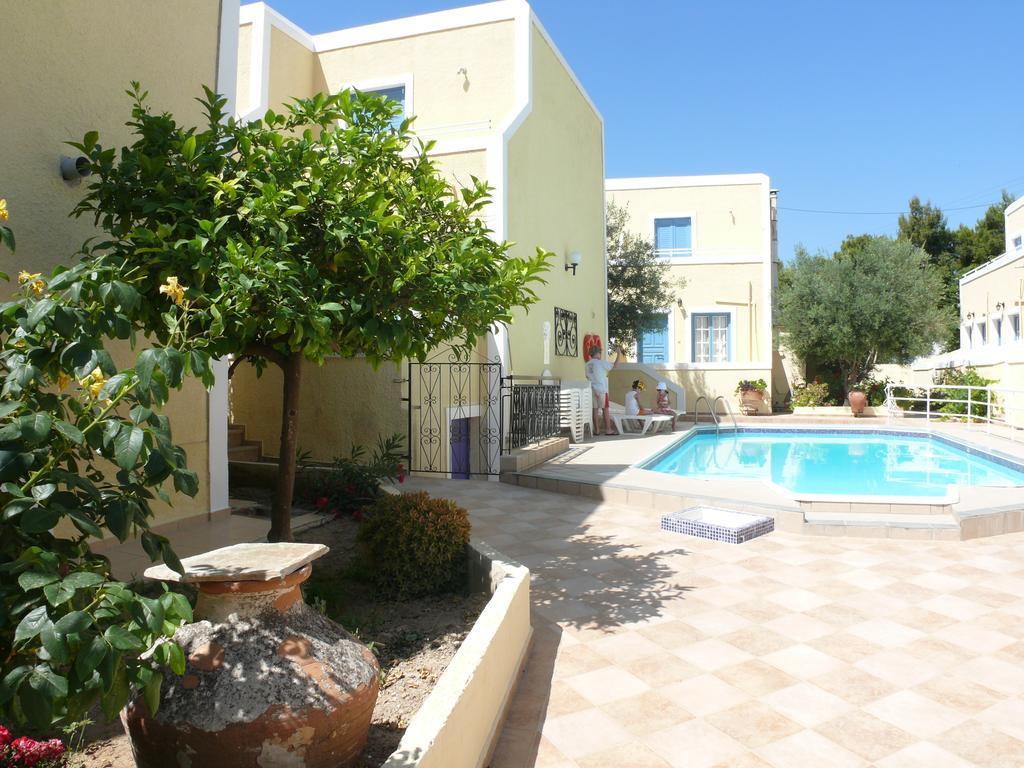 Esperides Maisonettes Agia Marina  Dış mekan fotoğraf