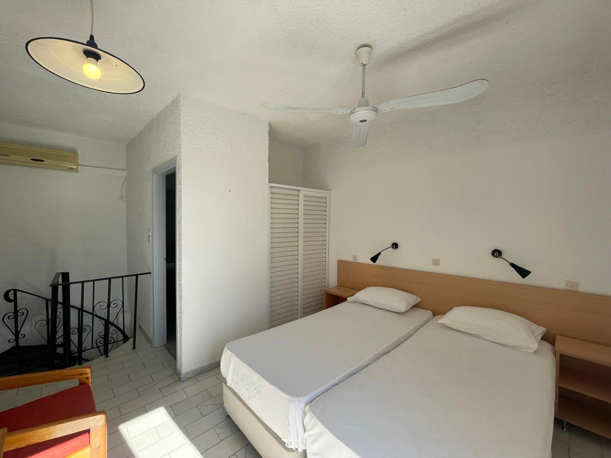 Esperides Maisonettes Agia Marina  Dış mekan fotoğraf
