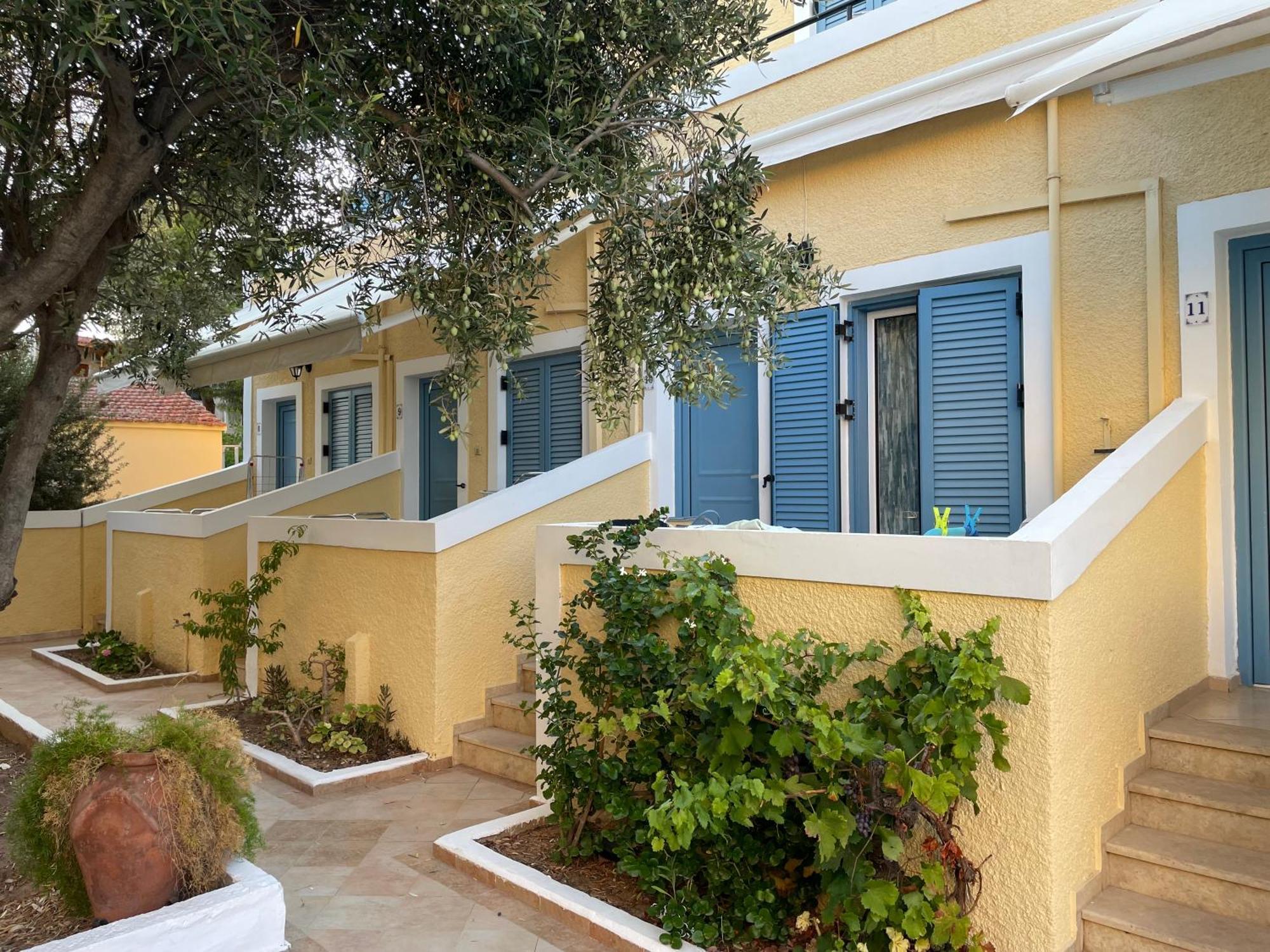 Esperides Maisonettes Agia Marina  Dış mekan fotoğraf