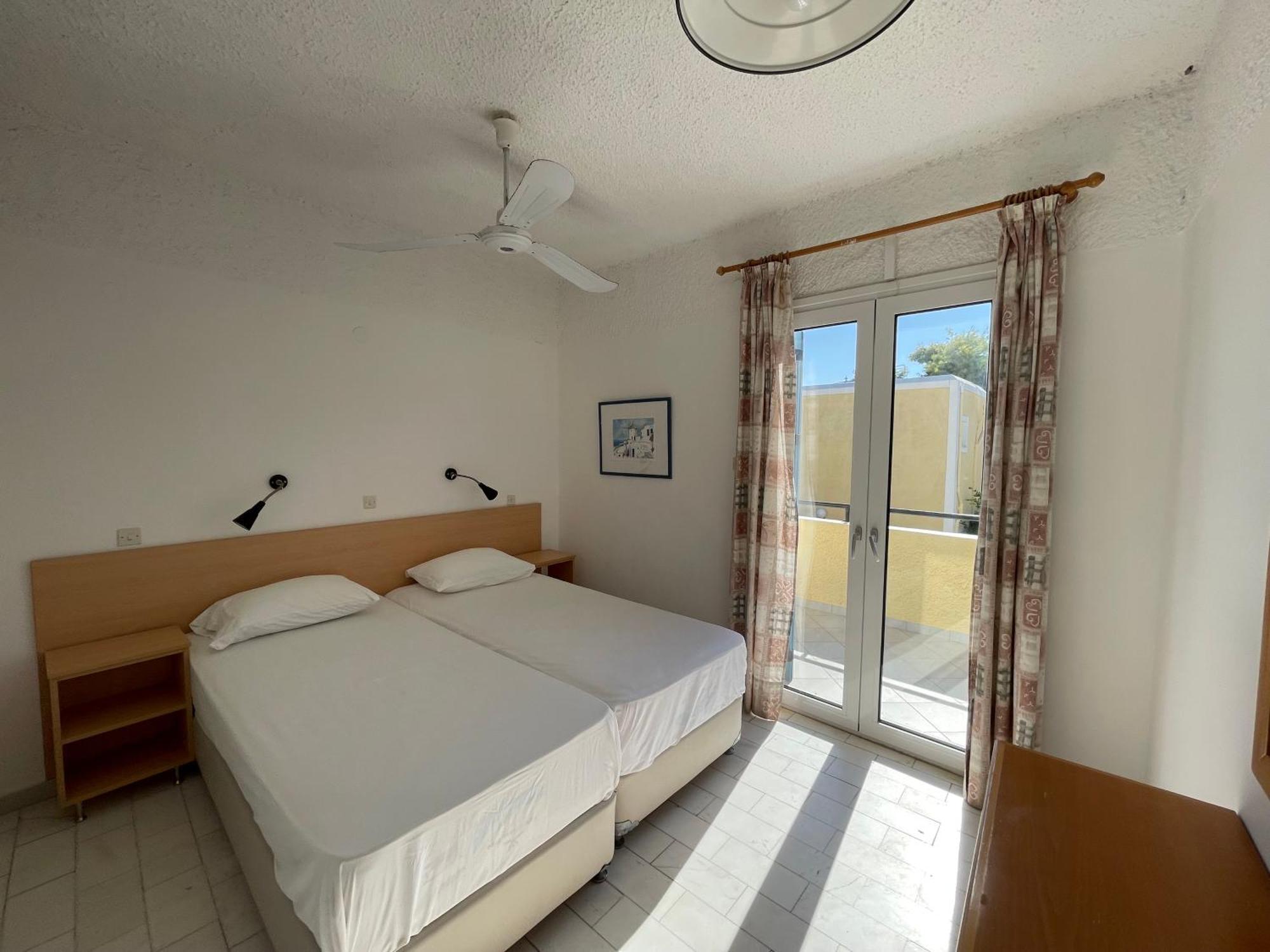 Esperides Maisonettes Agia Marina  Dış mekan fotoğraf