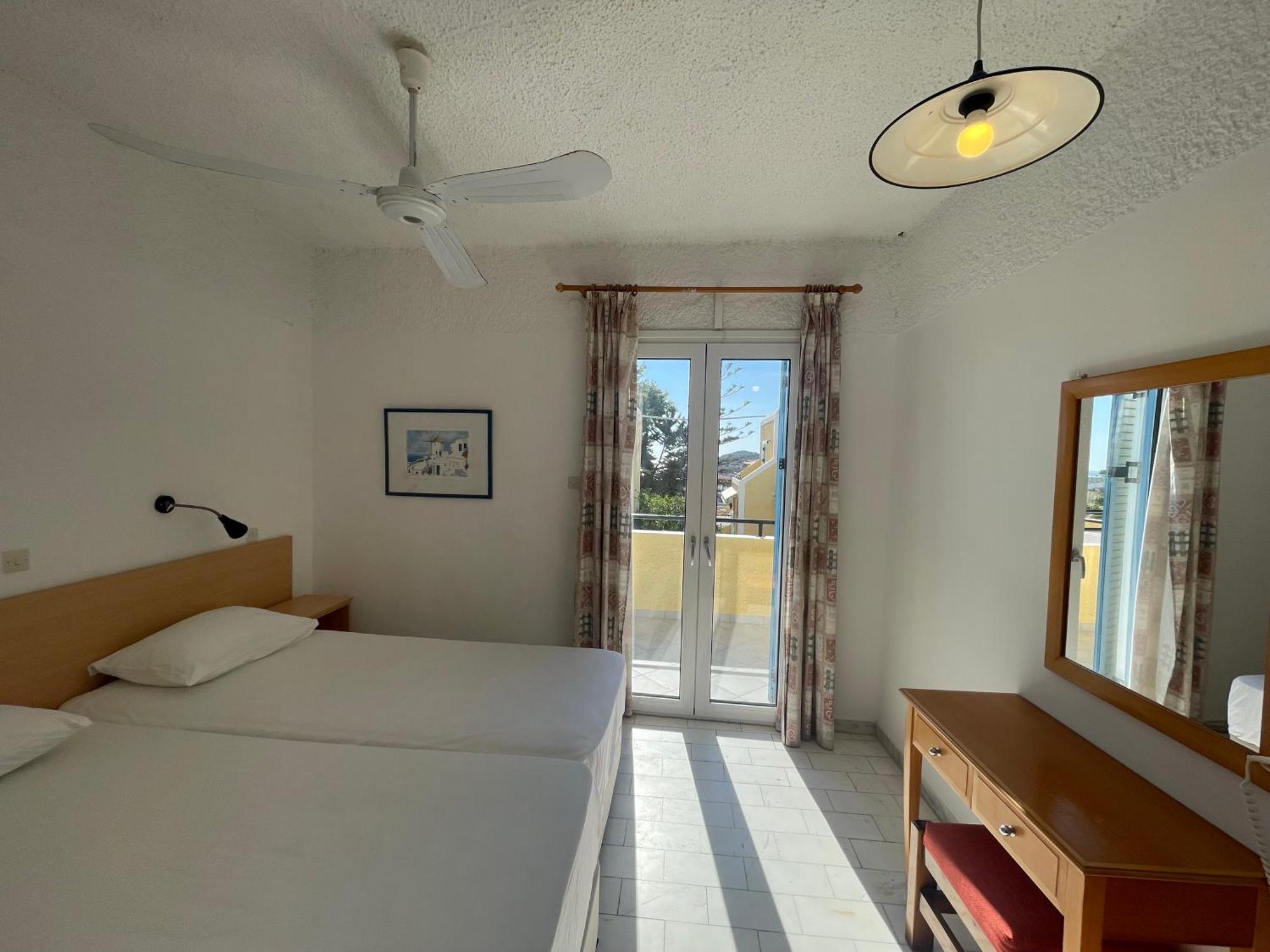 Esperides Maisonettes Agia Marina  Dış mekan fotoğraf
