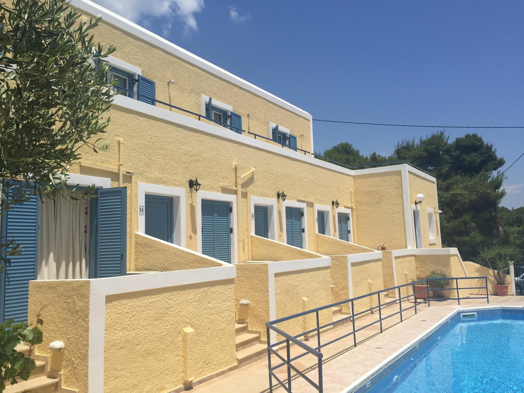 Esperides Maisonettes Agia Marina  Dış mekan fotoğraf